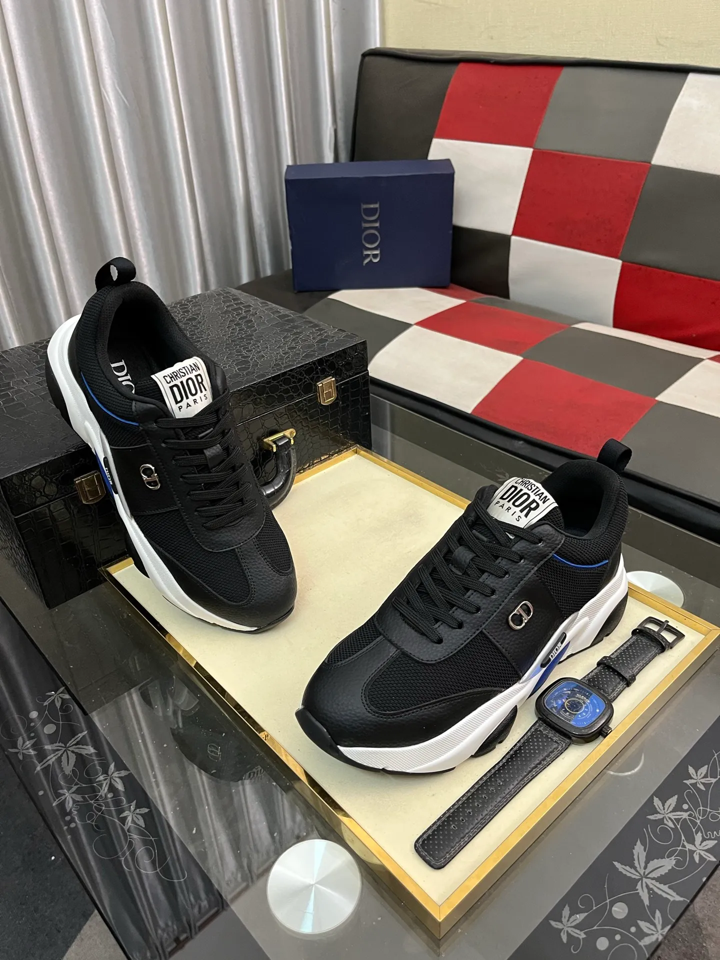 Men's men's shoes💰458⌚️⌚️Dior original quality.~ Unique modern style sneakers. 🏃A must-have casual shoe for trendy men😍😍 Original brand imported from Italy, imported original leather, sheep lining (refuses to discolor and grind feet) Sole: Original sole provided by the original factory, French lazy style design ⚠️Fit to the feet, original quality, super comfortable original sole. Just like shooting the real thing🎬The real thing is better, code number: 38-444⃣️colors available